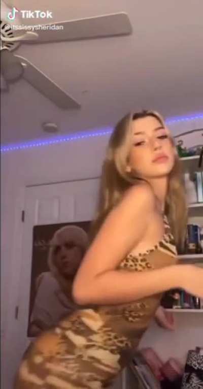 Slow mo sissy shakes 