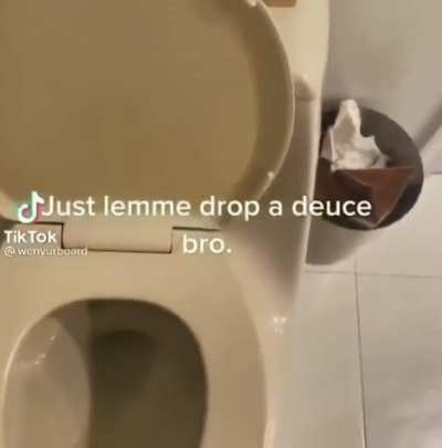 🗿