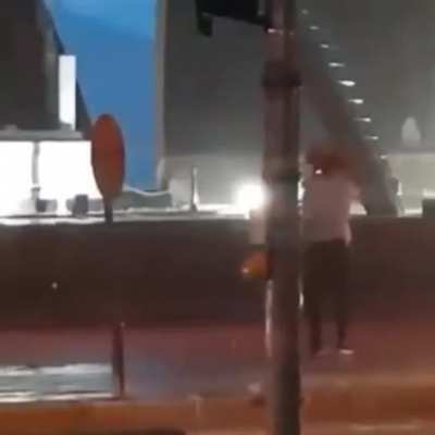 Oyuna yeni başlamış imposter herkesin &ouml;n&uuml;nde ventliyor