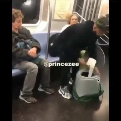 aqui normal en el metro