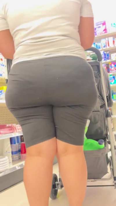 Hispanic Ass In Store