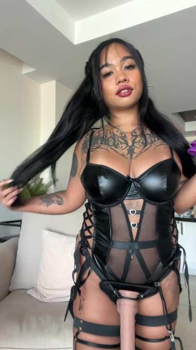 You&rsquo;re only allowed to think about one thing, how to please me.