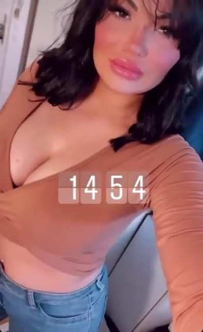 Ihre Boobs machen mich verr&uuml;ckt
