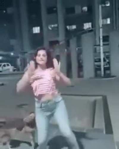 Кусь за ж.