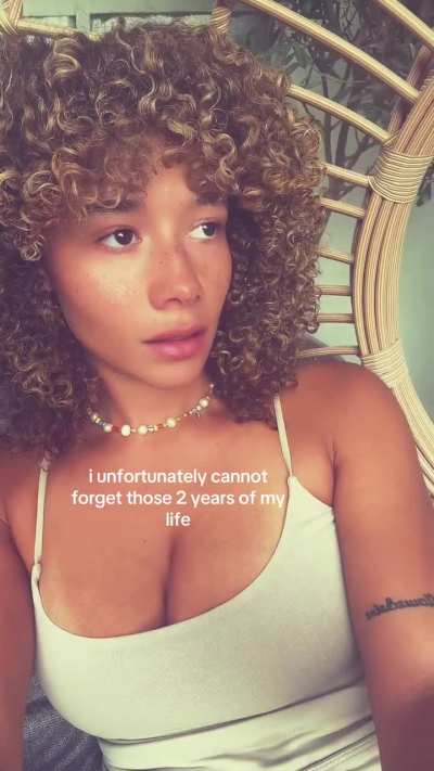 Love her face, tits &amp;amp; tan lines 🥛🥛