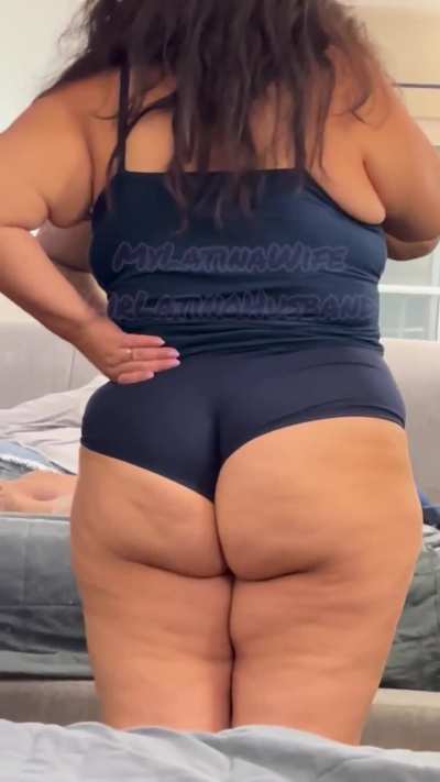 The views I have to deal with 🤷🏻&zwj;♂️😍🍑-MrLatinoHusband