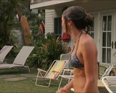 Shailene Woodley Bikini in The Descendants (2011)