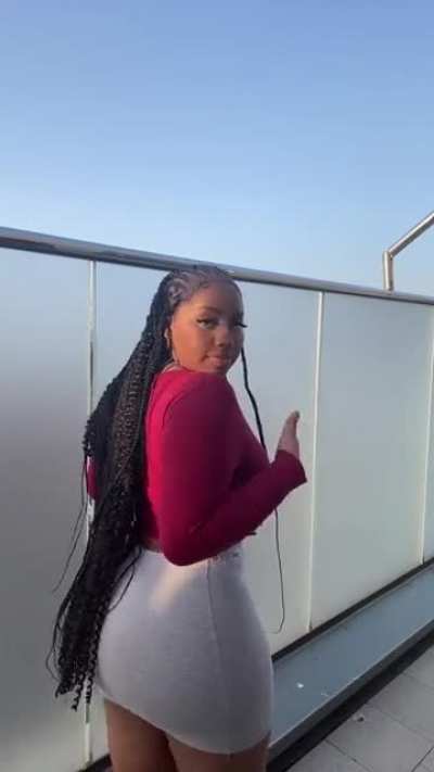 Black girl twerking ebony fat ass