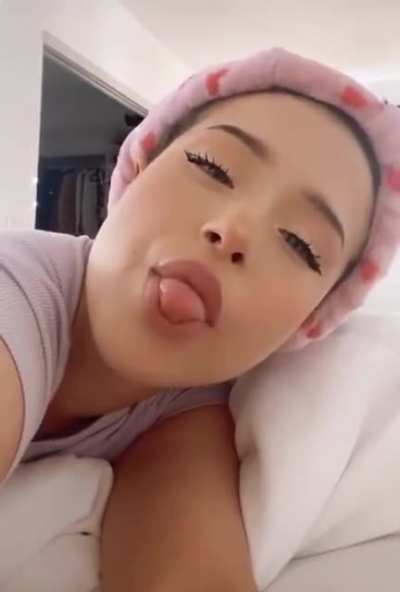 😊👅