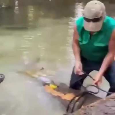 Не мешай Ген, видишь мы заняты?!