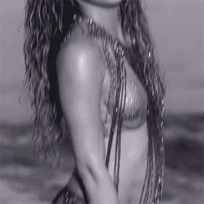 I'd love to see my thick load dripping down Shakira's creamy thighs after I creampie her from behind