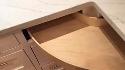 "Infinite" corner drawers