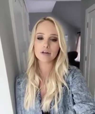 American TV host and Donald Trump-supporter Lahren thanks her &ldquo;fans in India&rdquo; for helping *America* great again. She says President Trump is &ldquo;wise like an owl,&rdquo; and then tries to translate the phrase, not knowing that the word owl (&ldquo;ullu&rdquo;) is actually an 
