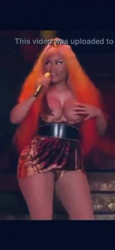 Nicki Minaj @nickiminaj