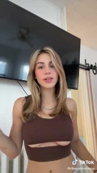 Underboob top