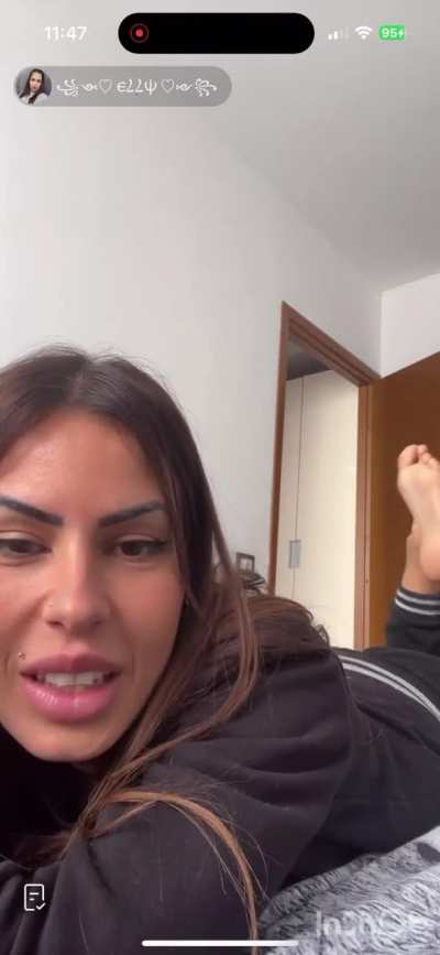 6 min of hot italian mommy&rsquo;s feet/soles