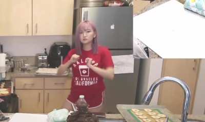 AriaSaki moving those hips