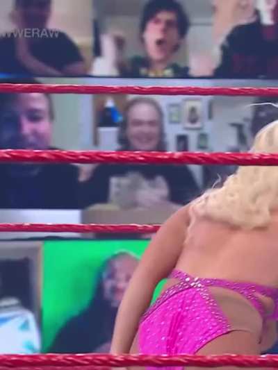 Mandy Rose &amp;amp; that kick-up attempt 👀