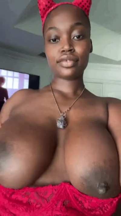 👀