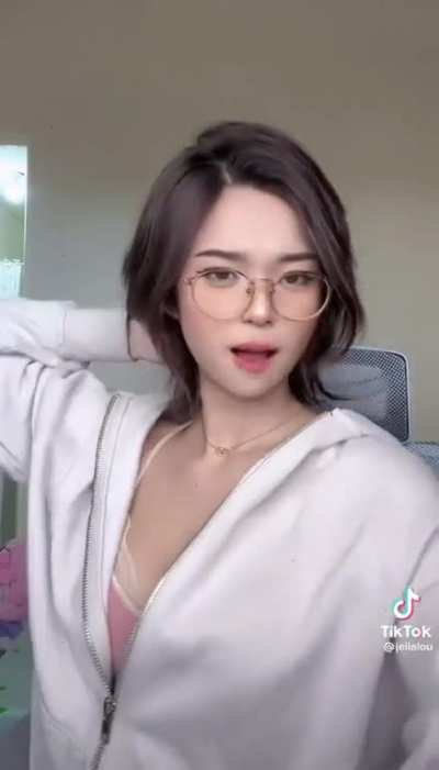 Jeila Dizon