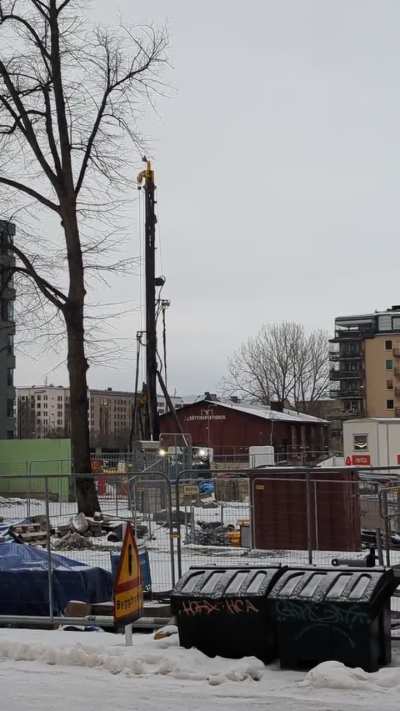 Uppsala's most hated construction machine... Now even on weekends 🤩
