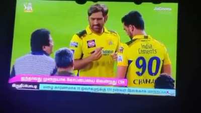 Thala refuses to giving autograph to chahar as he dropped the catch 
