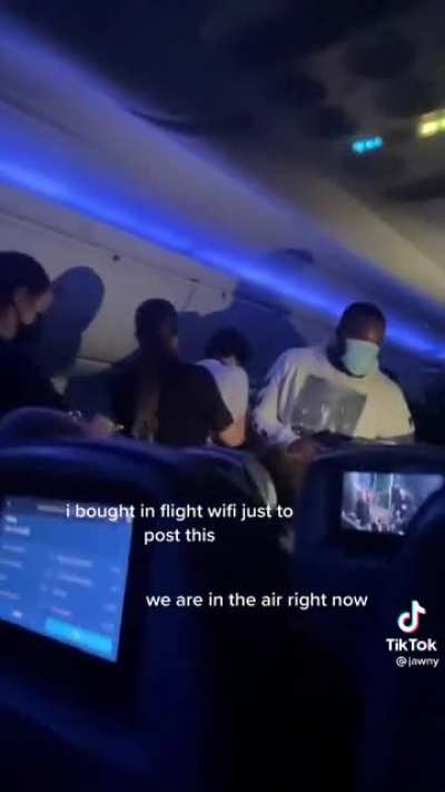 Antivaxx Karen brought her own PA system, and has an important message for everyone on the plane