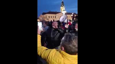 Sandu Lungu, Luptator MMA Romania: "Va vaccinati, dar nici nu stiti ce bagati in voi! Ca sa ce? Sa-l imbogatiti pe Bill Gates?"