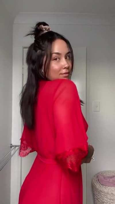 Roses are red, my robe is see through, I&rsquo;m taking it off, all for you