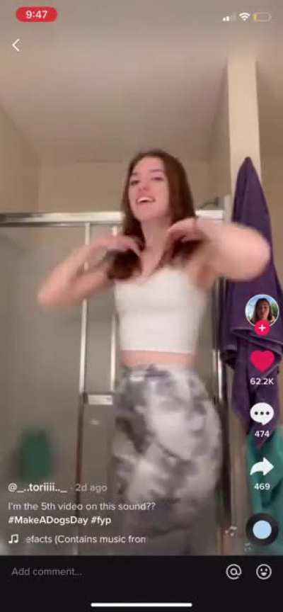 Big racks, def big ass, look back pose