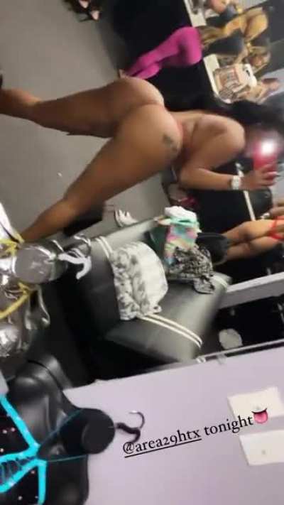 🍑🤳🏽