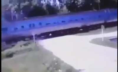 Train VS Car Extreme Edition