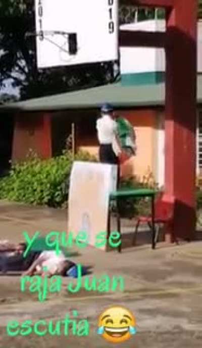 PREFIRI&Oacute; AVENTARSE, DIJE!