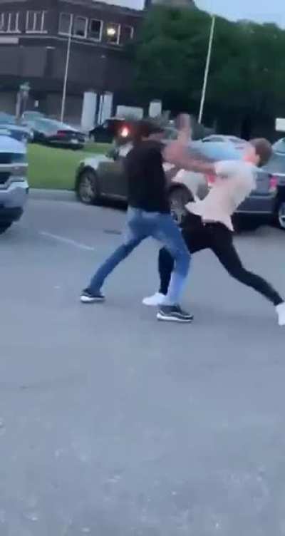 Idk why they faught but it&rsquo;s a cool fight (not my video)