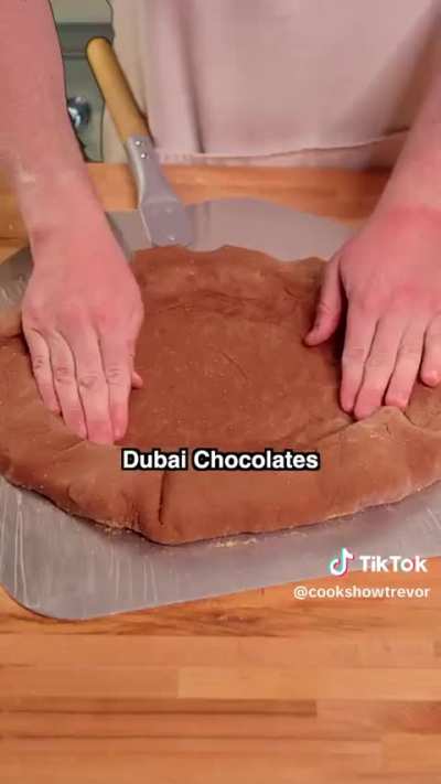 Dubai Chocolate Pizza