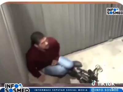 Poor camera man