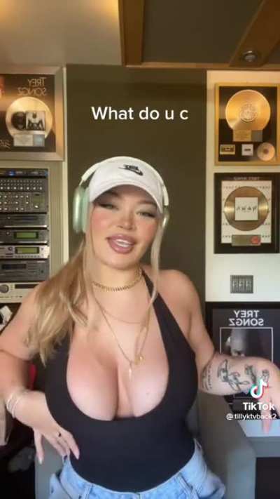 tillyktvback2