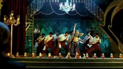 Pallavi Sharda hot navel pressed in item song