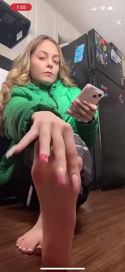 I think I&rsquo;m convinced these are the best feet on TikTok 😵&zwj;💫🤤