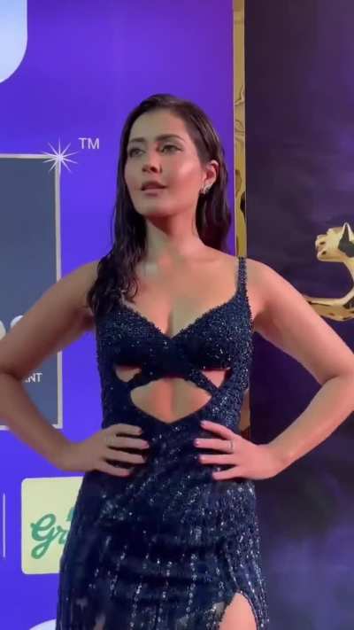 Rashi khanna 