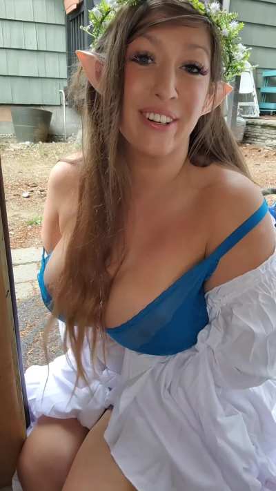 Curvy elf milf..