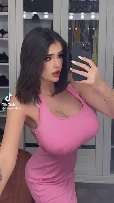 @btwjuliatica