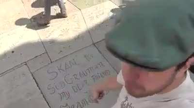 Leon e Monark prevendo o coringa v&iacute;rus em 2012