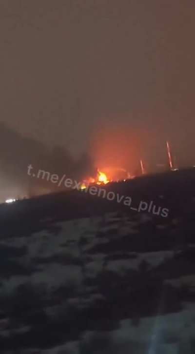 A video angle of Russia's Syzran Refinery in Samara Oblast on fire this evening, after a number of Ukrainian attack drones struck it. Multiple fires have broken out across the facility, it is one of Russia's largest Refineries.