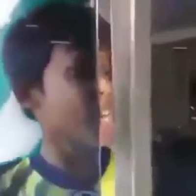 :V