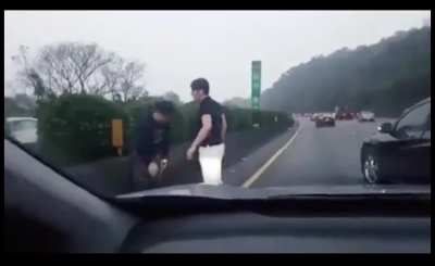 Grab a stick, get off the car and &mdash;&mdash; apologize!