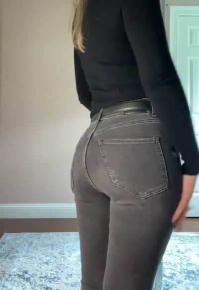 For all you Jean lovers 😘🖤
