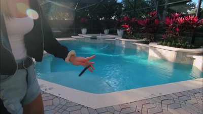 Poolside Flips 🔪