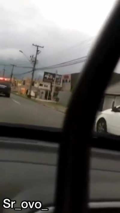 Pode pol&iacute;cia dando fuga no grupo?