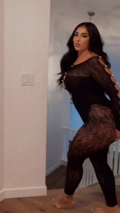 What a beauty! 😍🍑